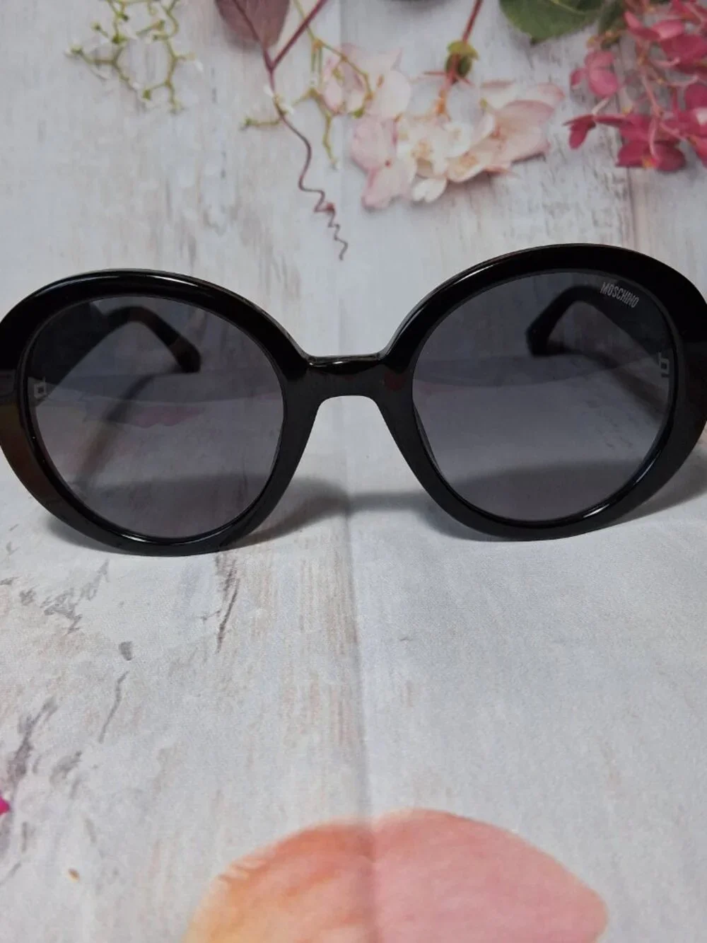 Moschino bold oversized